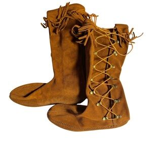 Vintage 1960s/70s Minnetonka Tan Suede Fringe Side Lace Up Boots Size 9 Classic